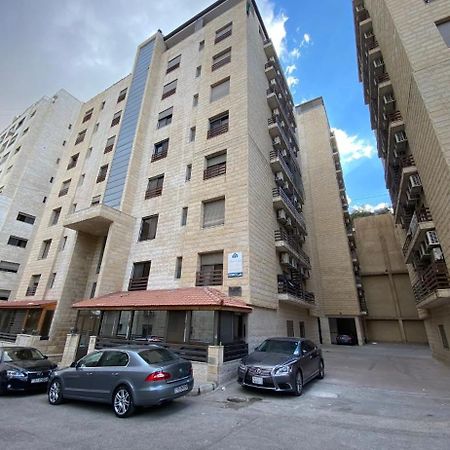 Luxury Apartment In Awesome Location In Amman Exterior photo