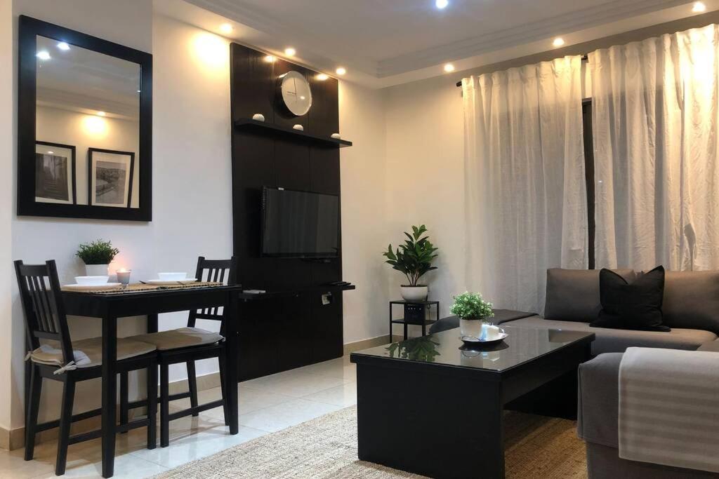 Luxury Apartment In Awesome Location In Amman Exterior photo