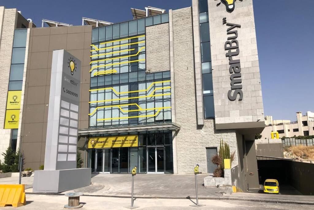 Luxury Apartment In Awesome Location In Amman Exterior photo