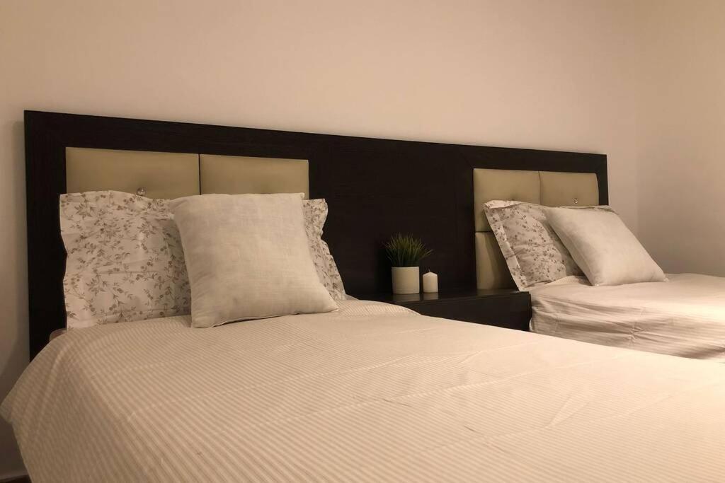 Luxury Apartment In Awesome Location In Amman Exterior photo